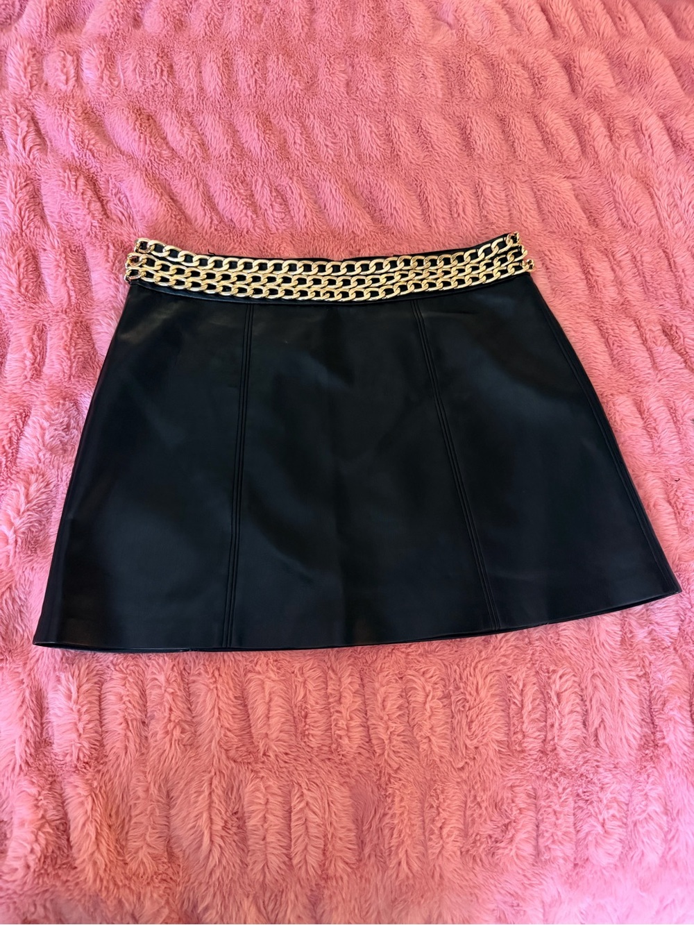 Alice + Olivia Black Faux Leather A-Line Mini Skirt with Gold Chain Waist